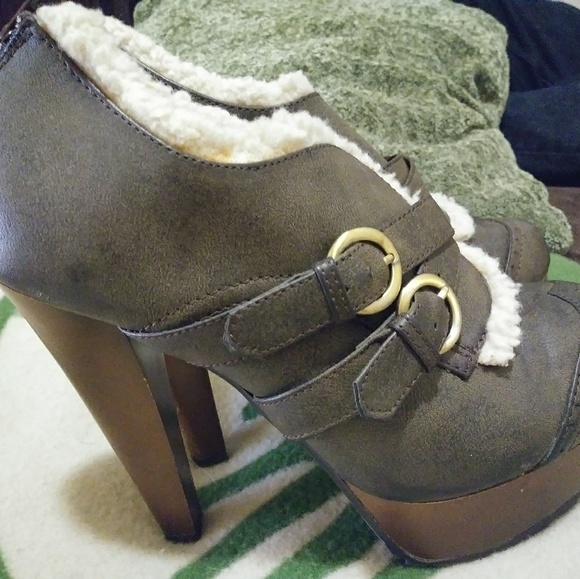 Vintage Qupid Ankle Booties - Picture 4 of 4